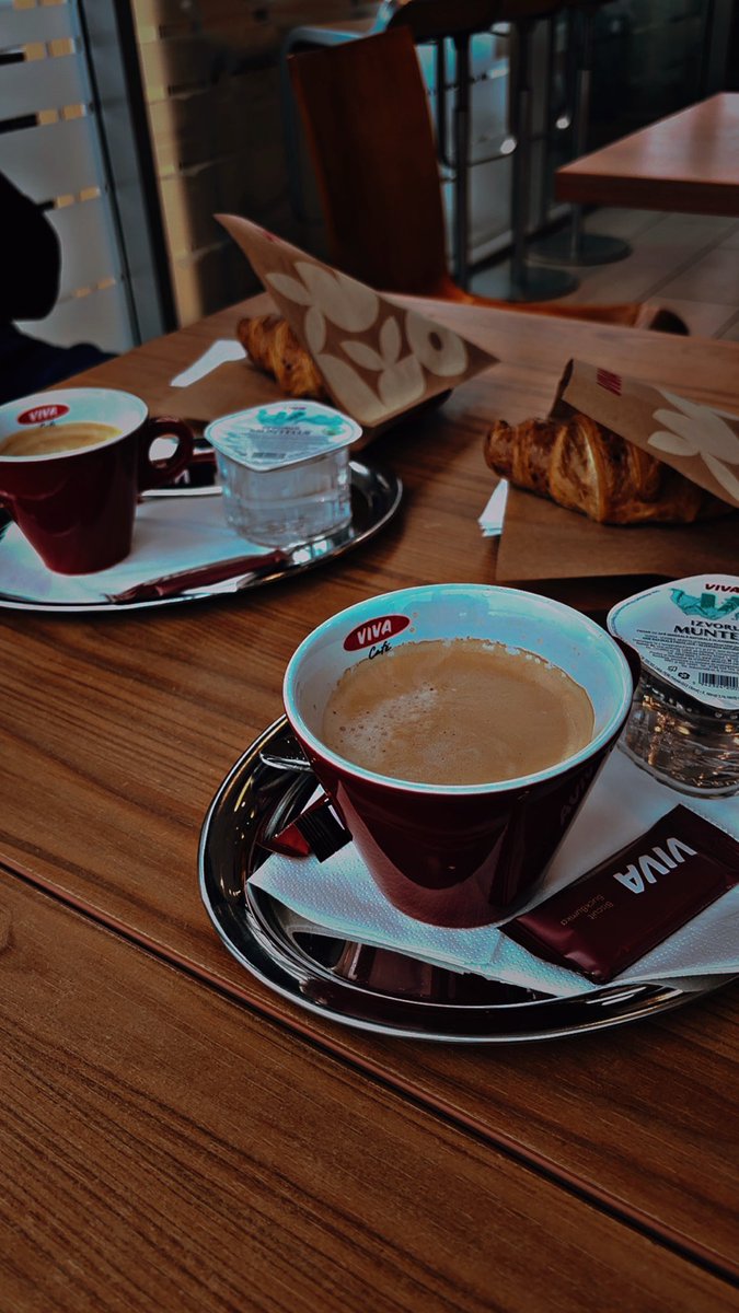 Brindusasav's tweet photo. Mood https://t.co/HWRxHGzC60