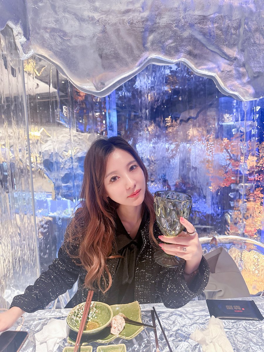 tsukiandyone's tweet photo. 干杯 https://t.co/Ustt8SeyAj