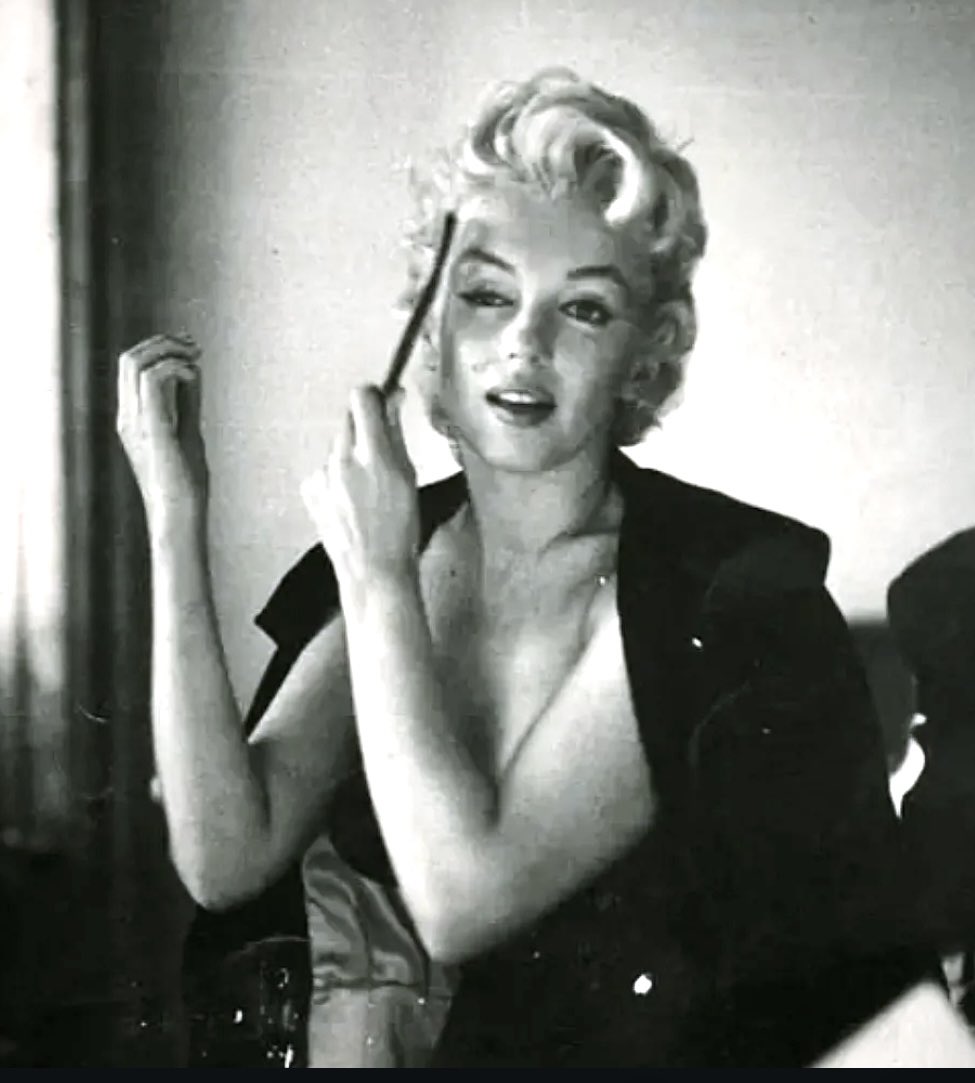 P I Y U S H tweet media