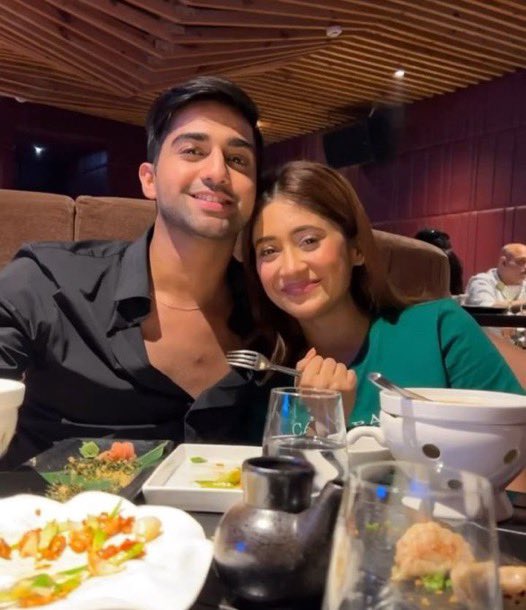 Shivangi and her stylist are a popular duo🫠

#ShivangiJoshi