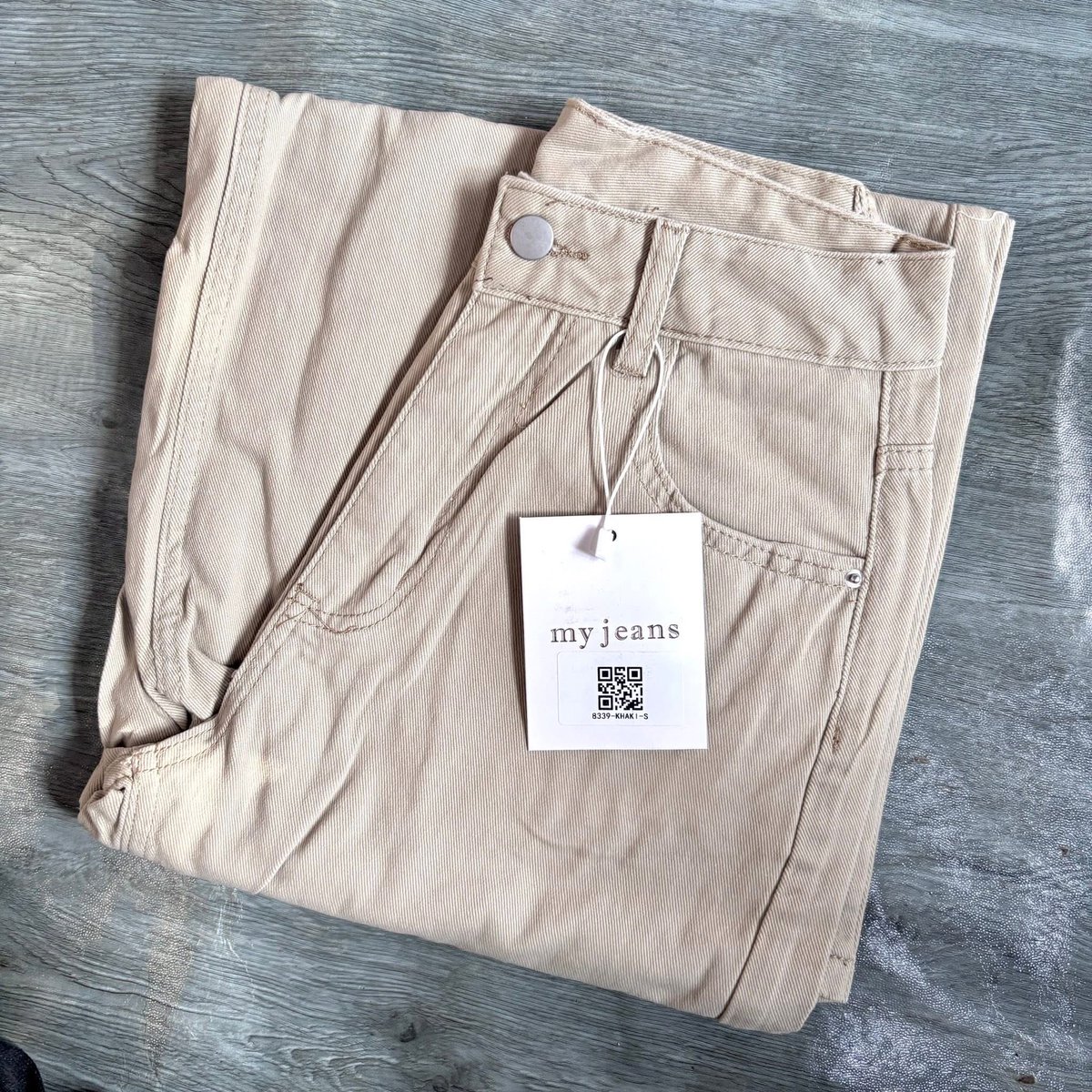 putrifitriani77's tweet photo. Wts || want to sell baju n celana.
All new, blm pernah dipakai sama sekali, no deffect.

Dibuka 1x buat foto yg diposting.
Yg minat boleh dm or langsung cek oren.

https://t.co/hXreNuZpRe

#wts #zonauang #preloved https://t.co/9aXO1LFE9J