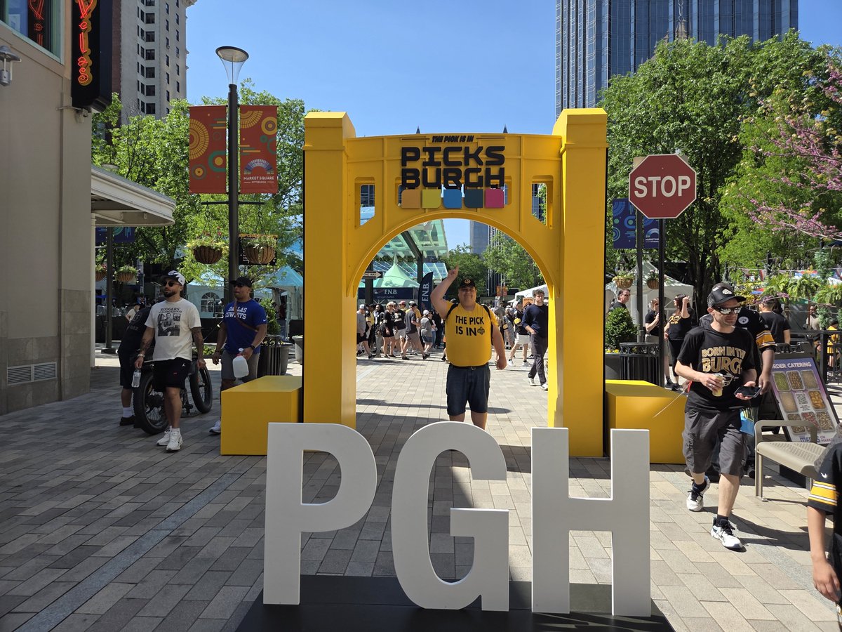YinzerBBR02's tweet photo. Hello #PicksBurgh. https://t.co/5C54f7ROTr