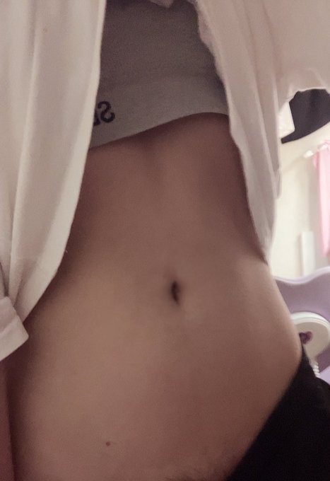 𝘙𝘪𝘯𝘢🥑 tweet media