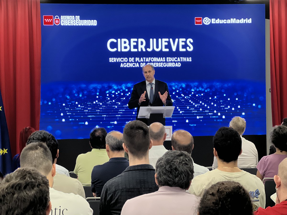 MLopezValverde's tweet photo. He tenido el honor de clausurar una nueva sesión de la Agencia de Ciberseguridad y @educamadrid, un punto de encuentro clave para el intercambio de conocimiento.

El dominio humano es un nuevo campo de batalla en la #ciberseguridad. Protegerlo implica pensamiento crítico, mejorar el diseño organizativo y entrenar la capacidad de identificar patrones de manipulación.

En la @ComunidadMadrid trabajamos con una idea clara: la seguridad tiene que estar en todo lo que diseñamos.