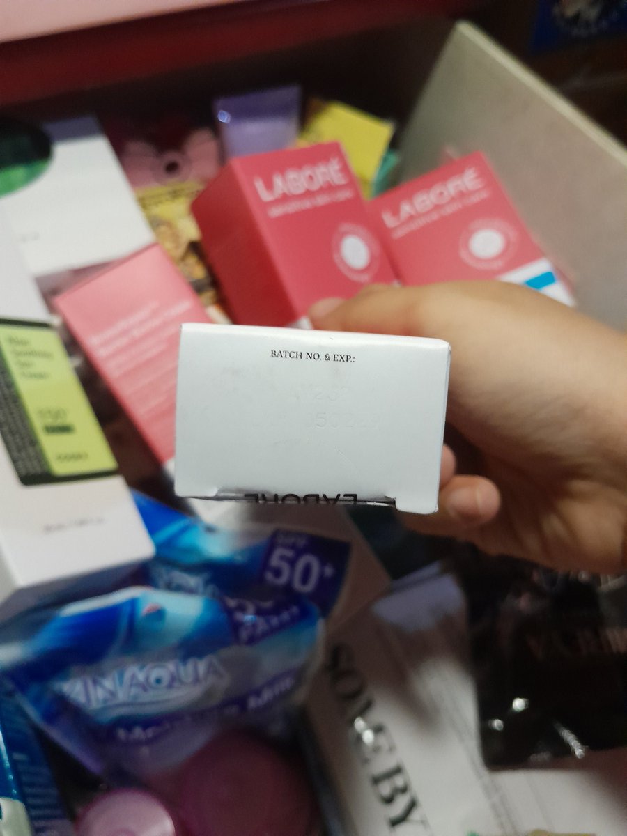 da| jual skincare makeup murah🤪🤍 tweet media