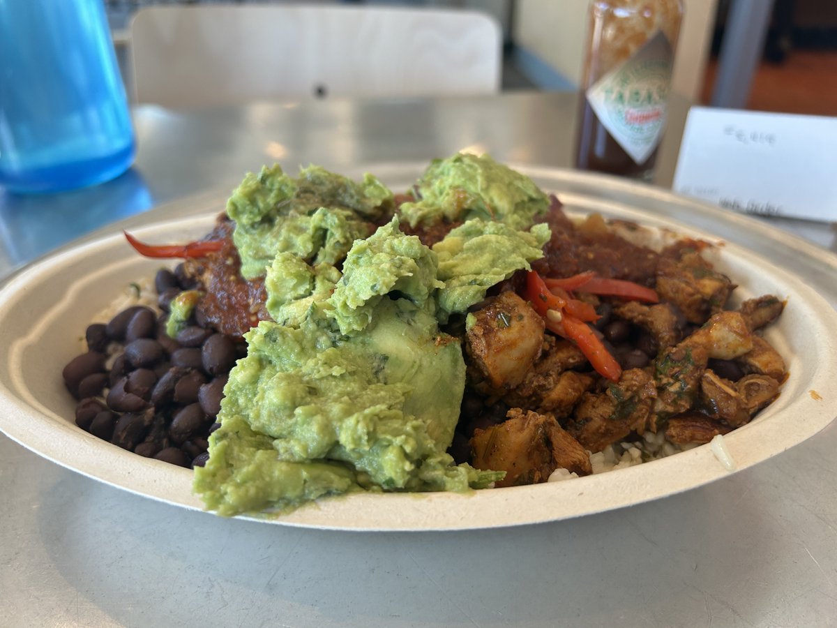 ctsmithiii's tweet image. #chipotle burrito bowl 5,420. Thanks Dasia, Keisha, Ramona, Essence, and ⁦@ChipotleTweets⁩