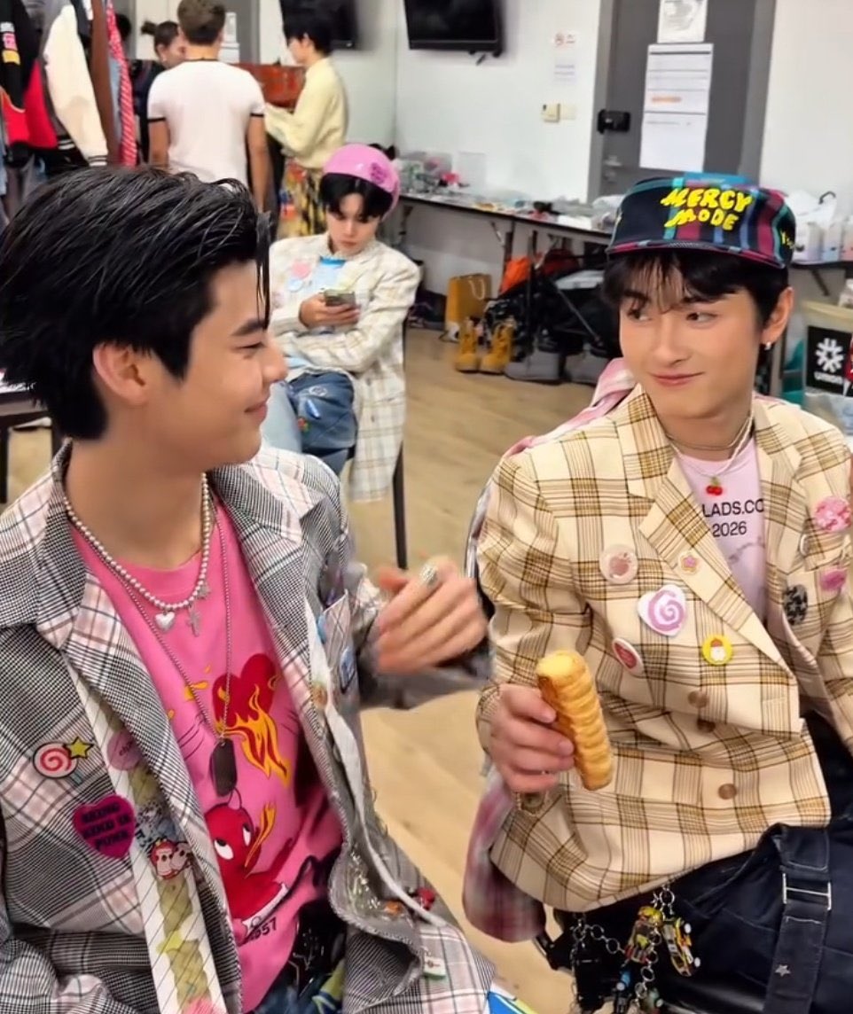 • 𝚠𝚊𝚗𝚗𝚢 • tweet media