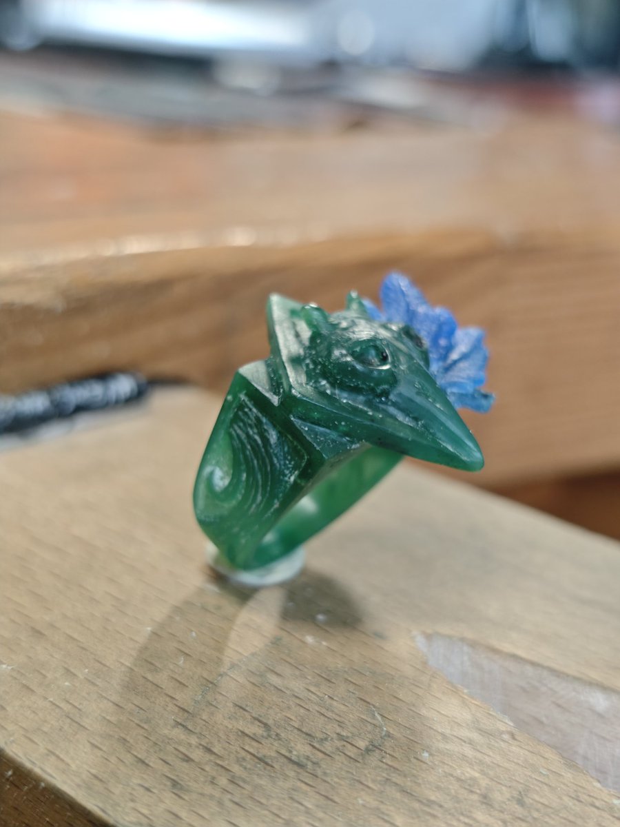Myscha__'s tweet photo. I'm currently working on a @PlayRavenswatch -themed ring for @SpeeDonsFR. It's still a work in progress but I hope you guys like it so far! https://t.co/QvvO4f00Kg