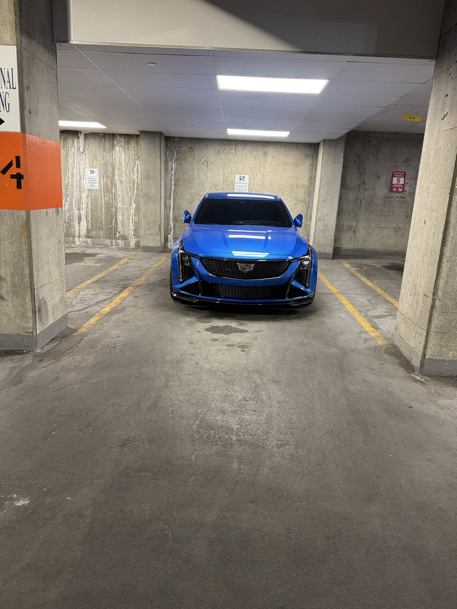 rriproarin's tweet image. When you get your favorite spot at the cancer hospital. 

#winning