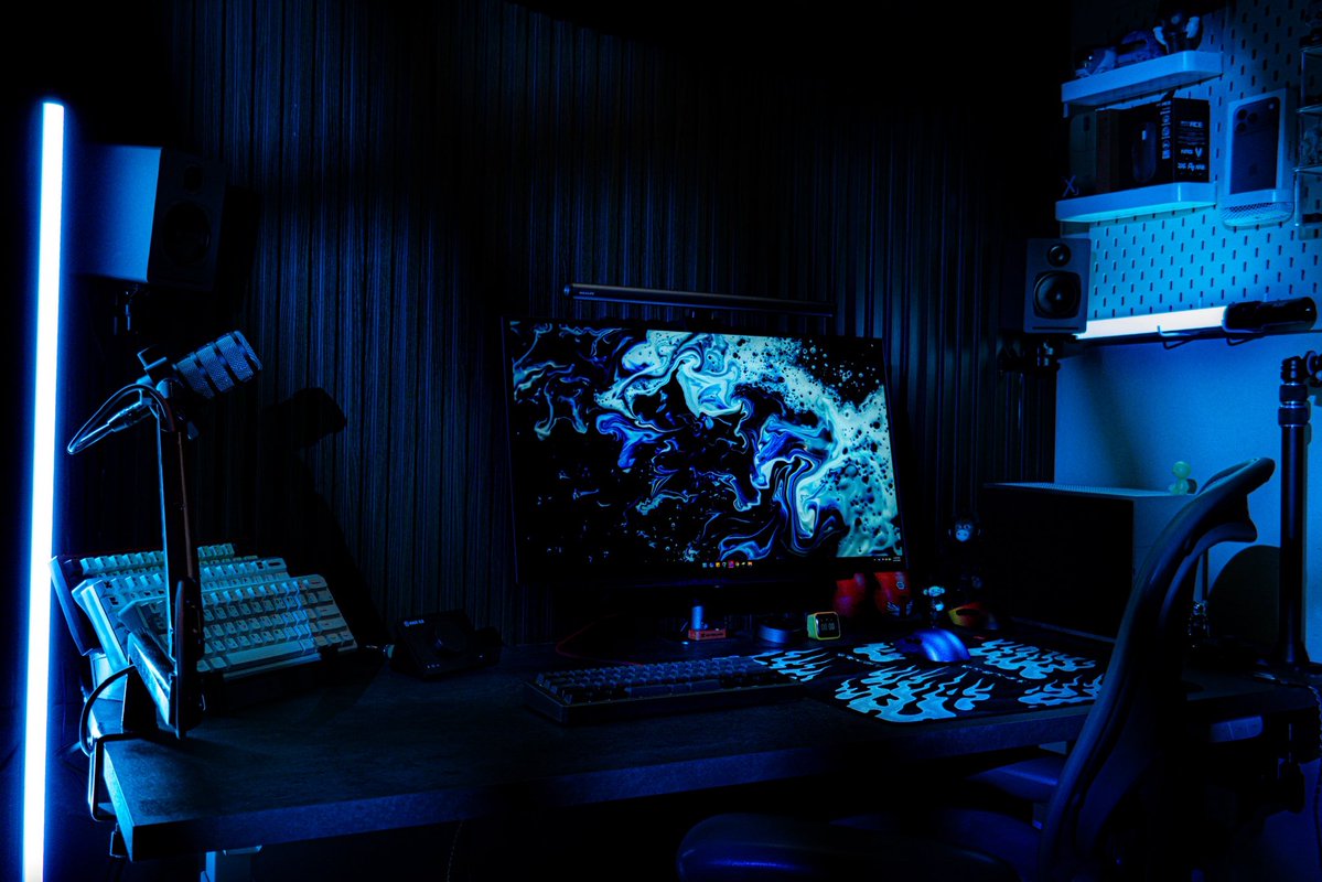 SkrolleXs tweet media