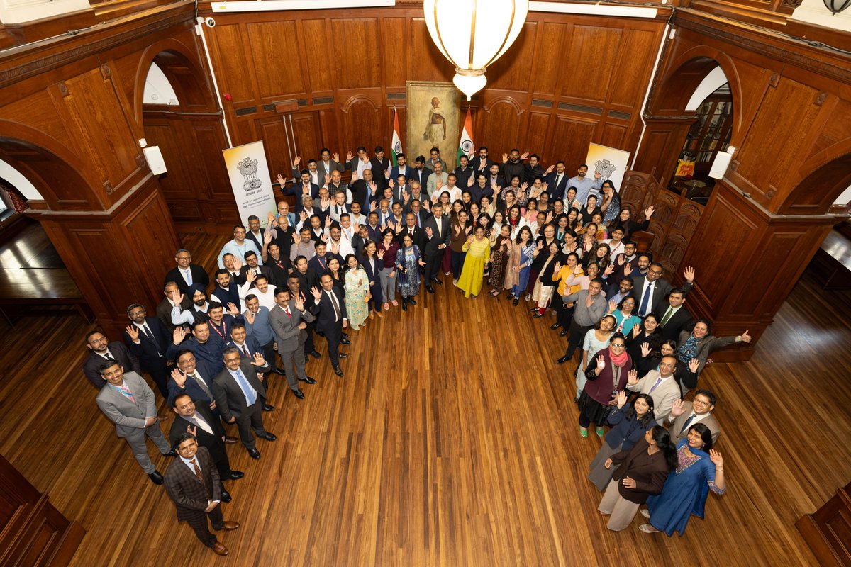 HCI_London's tweet photo. A heartfelt farewell to our High Commissioner from team @HCI_London! We wish him every success in his next assignment.
@MEAIndia @IndianDiplomacy @TheNehruCentre @VDoraiswami @getkart https://t.co/kpC1glLAyA