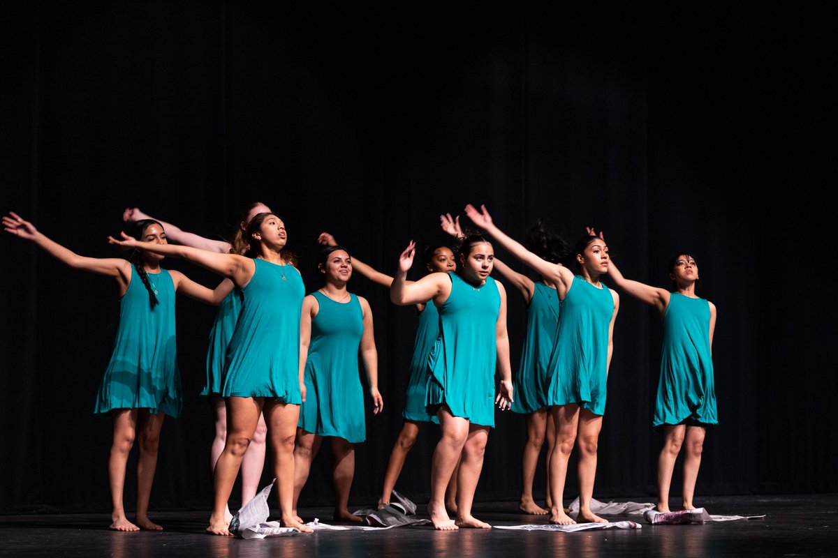 OmahaPubSchool's tweet photo. Major congratulations to the @OPS_SouthHigh  fine and performing arts departments for earning the NebraskARTS Award from @Neb4TheArts  for fostering a community that incorporates the arts into core learning experiences. Only two schools in the state are recognized each year! https://t.co/0wudYwYP9q