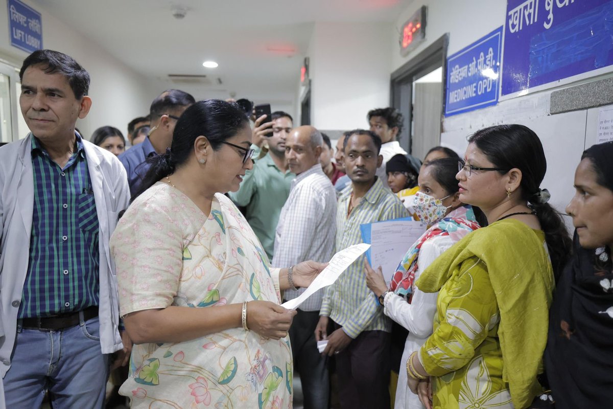 ANI's tweet image. #WATCH | Delhi Chief Minister Rekha Gupta today conducted a surprise inspection of Aruna Asaf Ali Hospital and interacted with patients and their families to assess arrangements and the availability of doctors.

She reviewed feedback from doctors, staff and the hospital