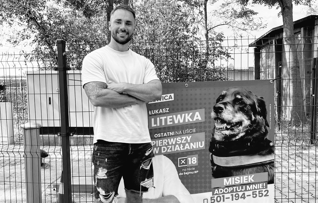 musicnewsfactpl's tweet photo. Nie żyje Łukasz Litewka. Poseł Nowej Lewicy zginął w wypadku po potrąceniu przez samochód podczas jazdy na rowerze. https://t.co/zHhDyg4Vns