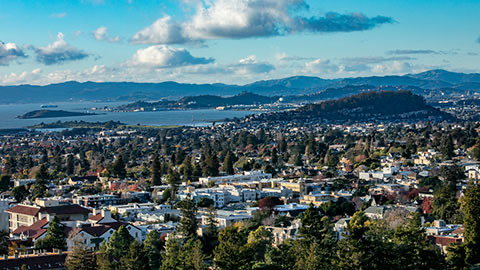 jeanquan's tweet image. #WellstoneDemocraticClub looks at #Berkeley politics &amp;amp; their impact on the Bay, tonight 6:45 pm, #EastBayCommunityCtr, 507 55th St, Oakland. Zoom bit.ly/4qzeHKn Potluck 6pm
✔️Gentrification
✔️Housing/Homelessness, ✔️Policing/Surveillance

• Abigail L'Esperance,