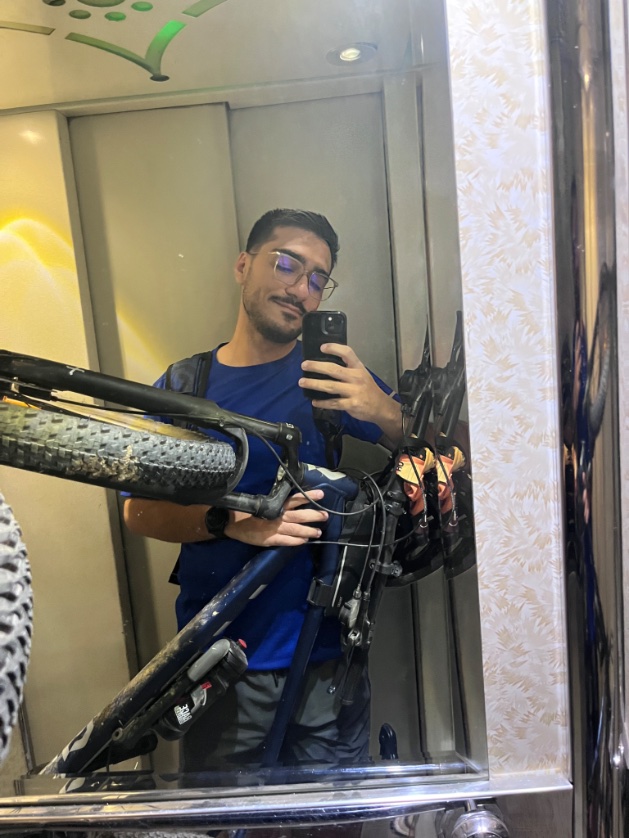 با اجازه گلک خانوم
(ترجمه: گوه نخور گلک خانوم)