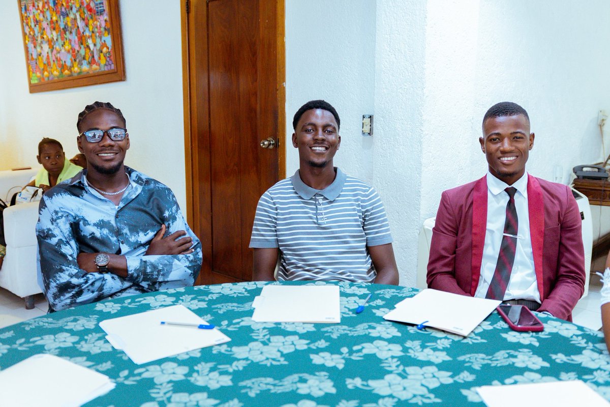 haitibasketbal's tweet image. Chak jou se yon nouvo opòtinite pou rekòmanse, aprann, epi vin pi bon pase yè.
---
Every day is a new opportunity to start over, learn, and become better than yesterday.
.
.
.
#ChakJou #EveryDay #Opòtinite #opportunity #Rekòmanse #StartOver #Ayiti #Haiti #BALAyiti #BALHaiti