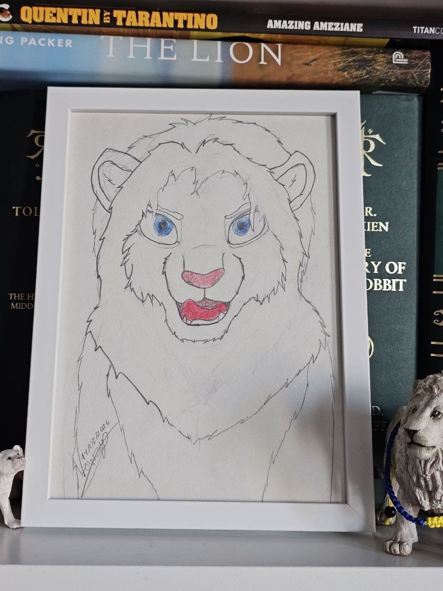 Білий лев tweet media