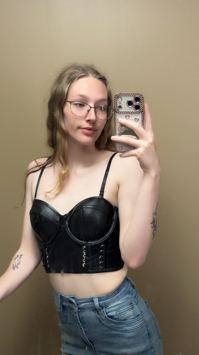 babyholly23 tweet media