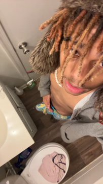 205sneakylink tweet media