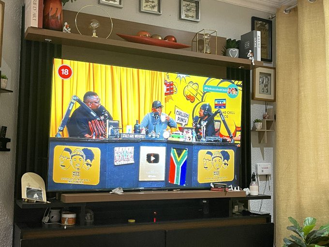 Jamani_Khanyi's tweet image. Spot on Lebo M's insights show how African storytelling has been influencing the world . #LeboM is giving credit to the roots of creativity on #PodcastandChill .