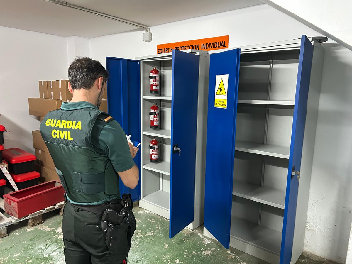 Guardia Civil JAES *Armas,Explosivos y Seguridad tweet media