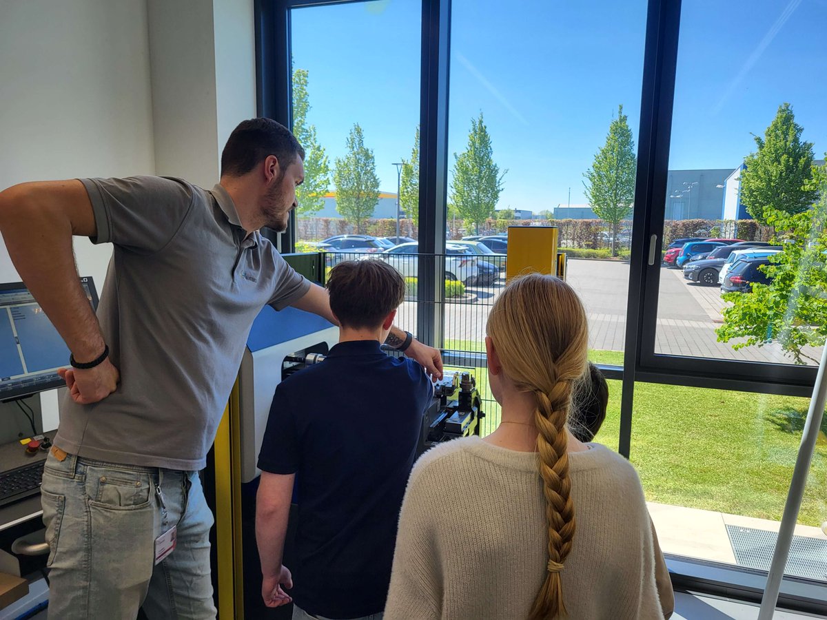 elementargroup's tweet photo. Today we welcomed young talent to Elementar for Girls’ and Boys’ Day - a great initiative aimed at broadening career perspectives and encouraging exploration in fields where girls and boys are still underrepresented 👧👦 #GirlsAndBoysDay #Careers #Equality #Elementar https://t.co/h48m0t3RcS