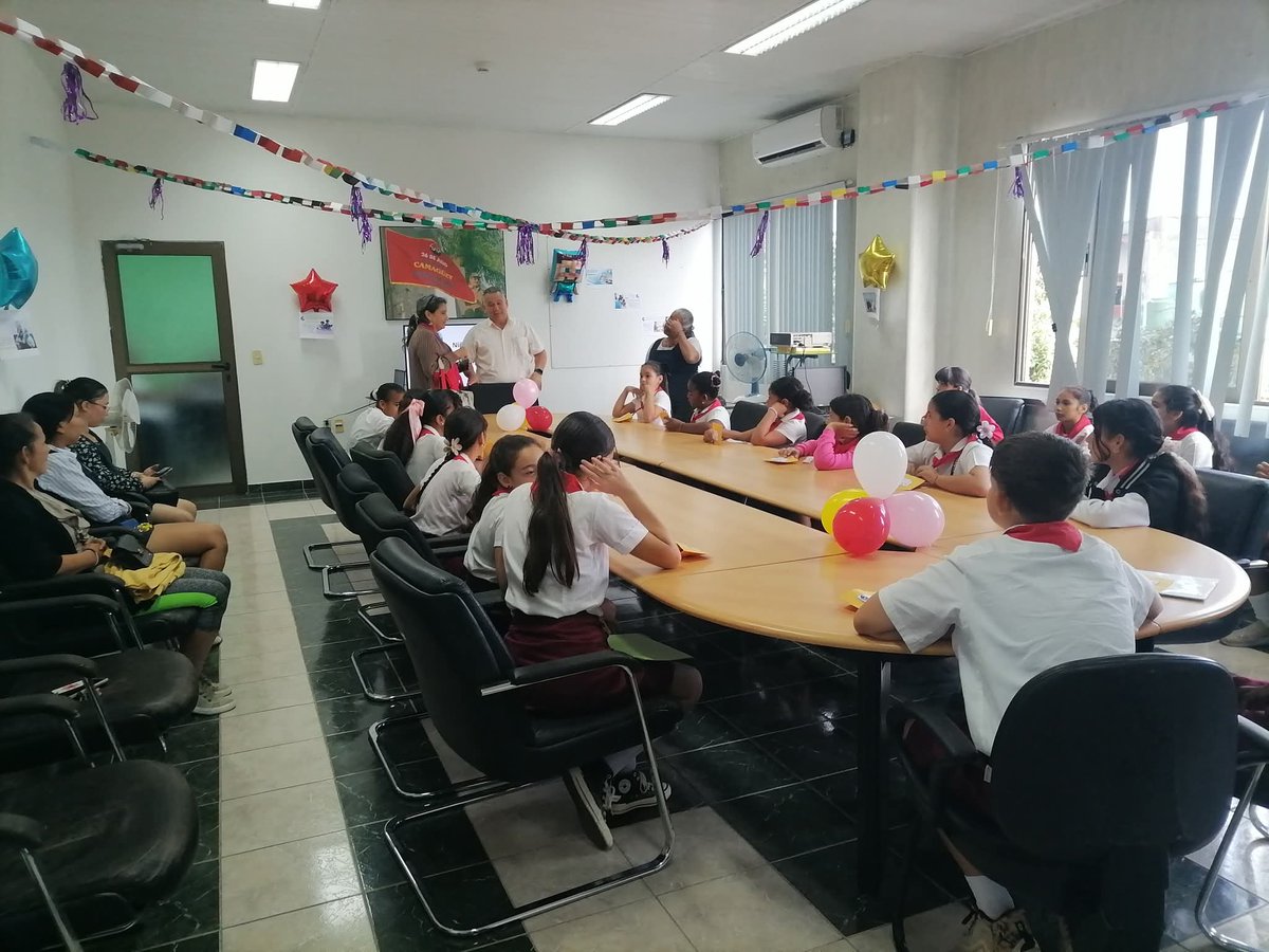 Bajo el lema #InteligenciaArtificial para el desarrollo: las niñas configuran el futuro digital, la familia de ETECSA en  #Camagüey se sumó con entusiasmo a la iniciativa global impulsada por la UIT en el Día de las Niñas en las