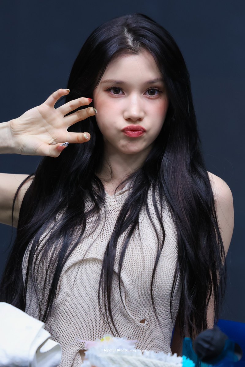 Hopeful Breeze. tweet media