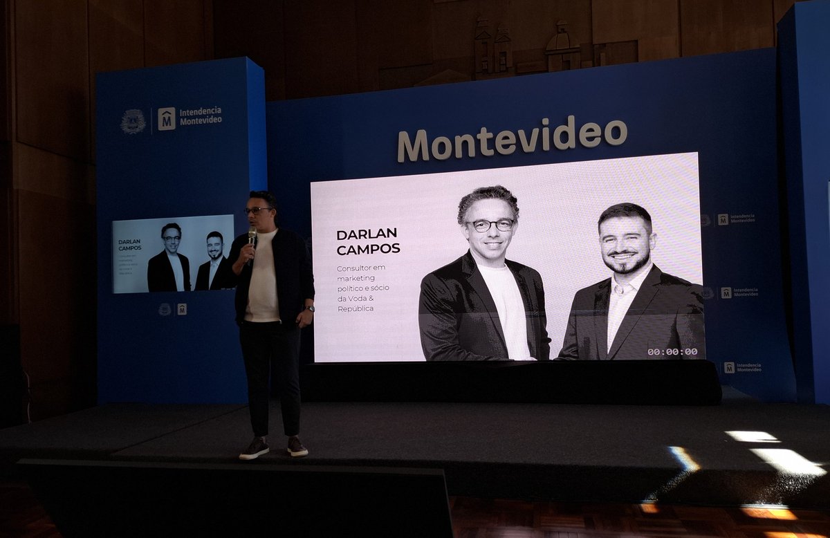 CesarGroba's tweet photo. #CumbreMontevideo nos ilustra @Darlan_Campos 🇧🇷 sobre las fórmulas de comunicación en campañas electorales. Existen las fórmulas? https://t.co/43uYpbpfia
