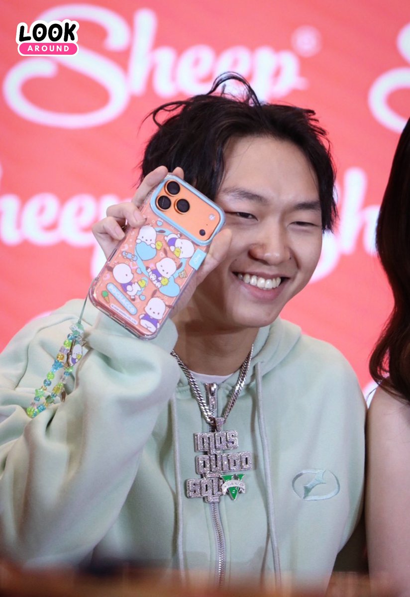 LookAround_TH's tweet photo. “ไดม่อน วรัญญ์” ช่วงสัมภาษณ์ ในงาน “SHEEP SWEET TREAT”✨📱
#DiamondMQT
#SHEEP_SweetTreat
#SHEEPcollab #Sanrio https://t.co/6hMclAibEW