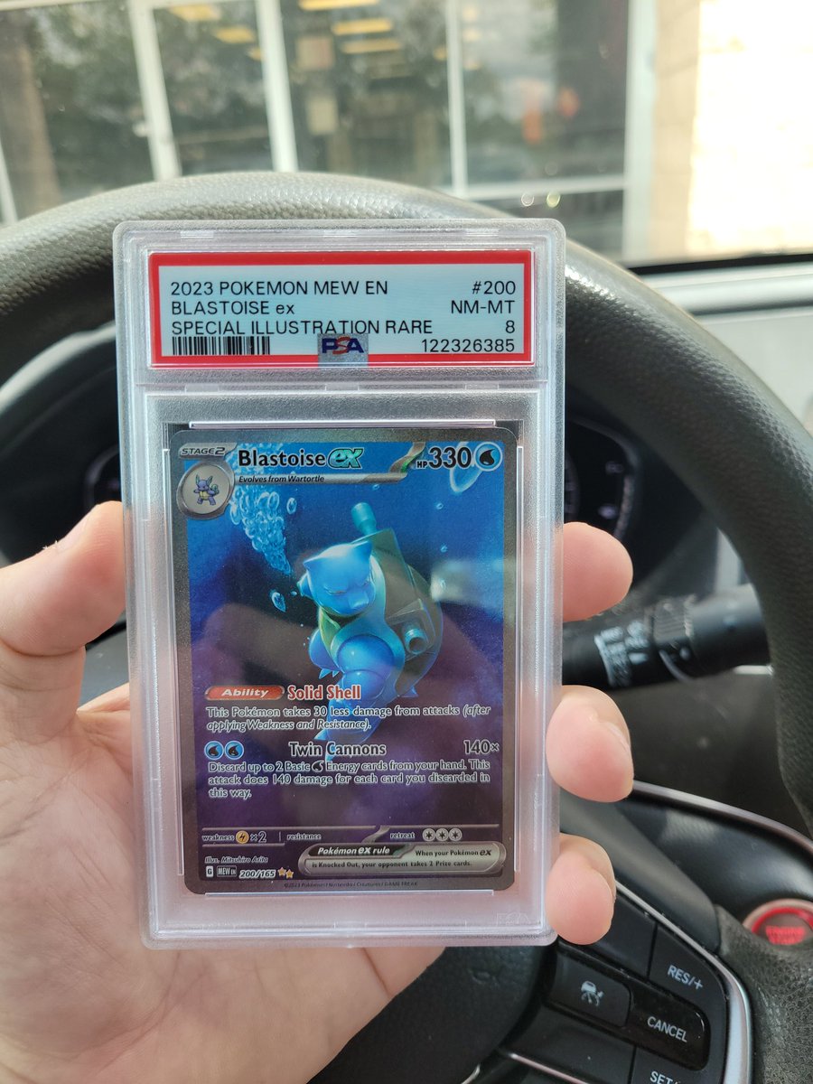 disgruntled32's tweet image. Its so pretty 😍 thanks gamestop! #Pokémon