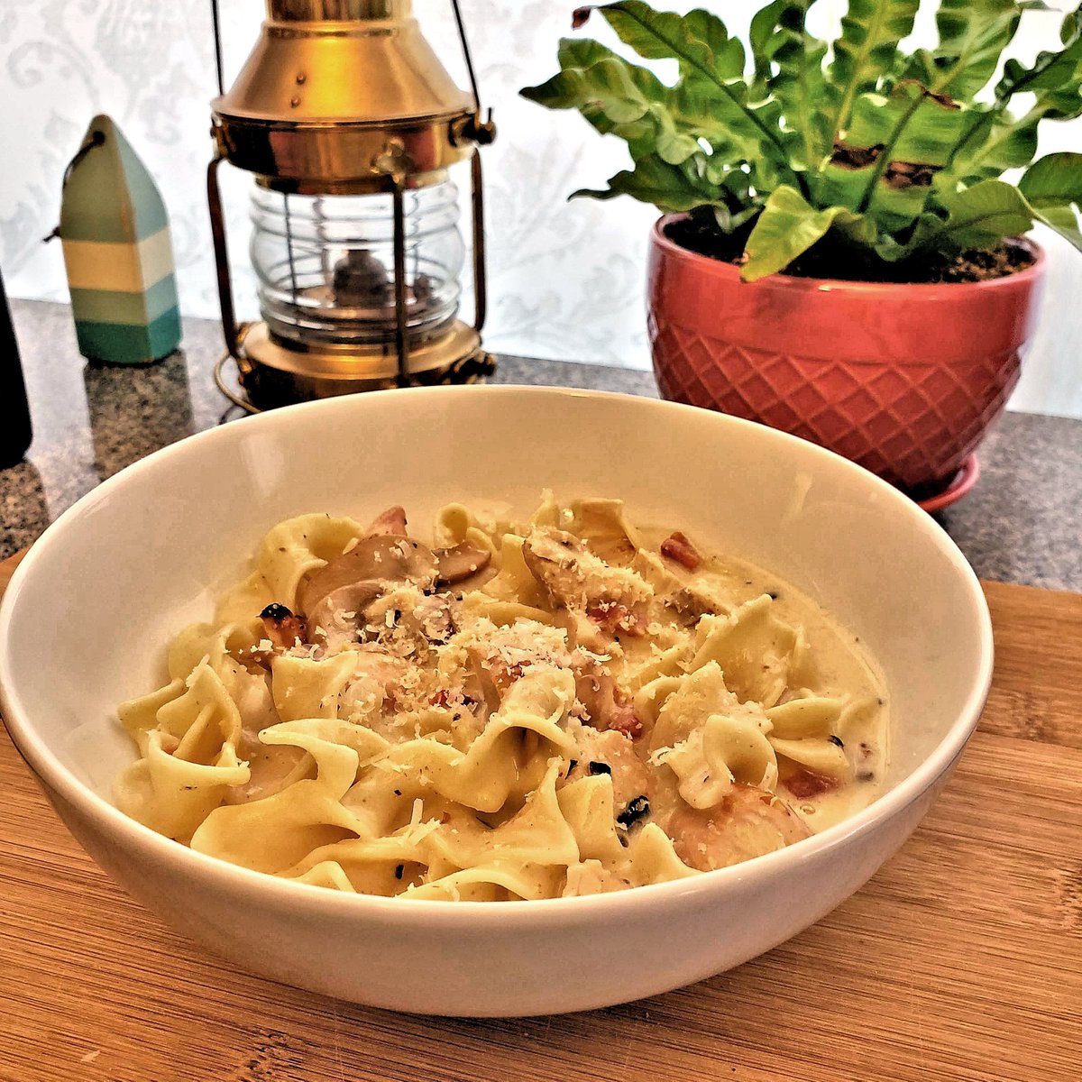 EvelynChartres's tweet image. Chicken Tetrazzini with Roasted Red Peppers

A straight-forward #Recipe that combines #Noodles, #Chicken, #Mushrooms, #Cream, #Sherry, and #RedPeppers to create a ready-to-serve dish. This cream based #Dish is sure to be a crowd pleaser! #Recipes
bit.ly/3E6mEBJ