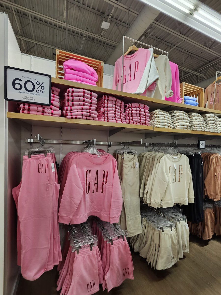 LBVFS's tweet image. Gap at the Lake Buena Vista Factory Stores.

👪Almost Everything 40 to 60% OFF!!
🛍Clearance Extra 50% OFF.

Amazing deals throughout the store. Exclusions apply. Sale is subject to change. #deals #promo #shopping #style #ootd