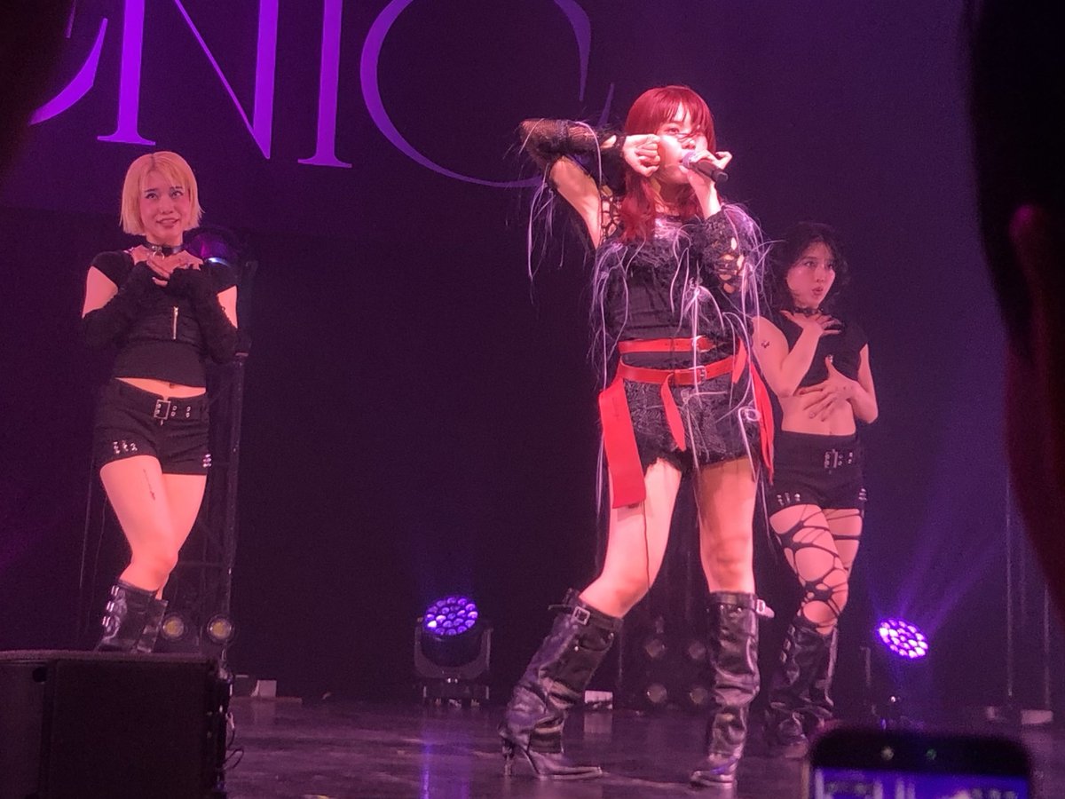 kabbala69's tweet image. 韓国のファンが凄く待ってた気持ちがびんびんに伝わってきて愛に愛を重ね合った素敵な時間だったな。めっちゃカムサハムニダ！って心からの言葉だし、また韓国に来るっていう言葉に熱烈な反応が返ってきたのはきっとまた次に繋がったよね。とても良いツアー初日だった。
#アイナソウル
#PICNIC