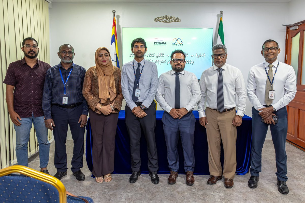 ބ، ޅ އަދި މ އަތޮޅުގެ ރަށްތަކުގައި ޔޫޓިލިޓީ ޚިދުމަތްތައް ދިނުމާއި ސްޓެލްކޯއިން ޙަވާލުވުމުގެ ގޮތުން ފެނަކަ ކޯޕަރޭޝަން ލިމިޓެޑާއިއެކު އެއްބަސްވުމަށް މިއަދު ބޭއްވި ރަސްމިއްޔާތުގެ ތެރެއިން. މި އެއްބަސްވުމުގެ ދަށުން، މި 3 އަތޮޅުގައި ހިމެނޭ 25 ރަށުގެ ޔޫޓިލިޓީ ޚިދުމަތް ދިނުމާއި