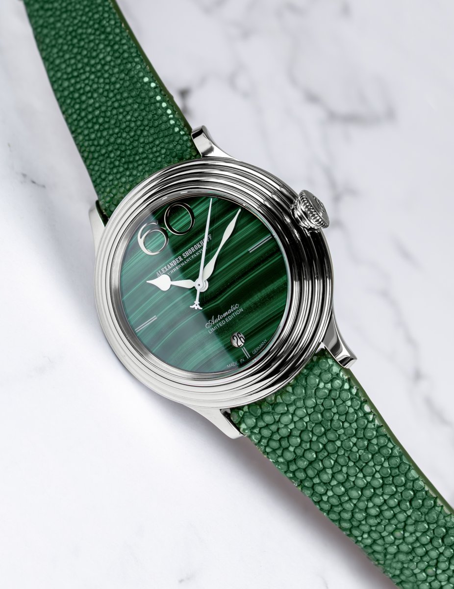 A genuine green malachite dial, a bold new case design, and true watchmaking artistry come together in a striking composition: The FROZY GREEN!
Now online in a limited edition of 60 pieces worldwide: alexander-shorokhoff.com/en/boutique/fr… #frozy #green #news