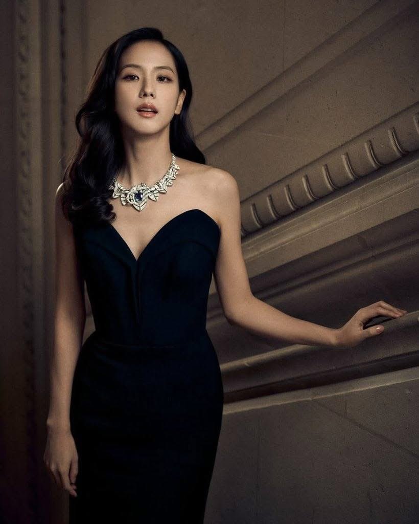 JisoonlyVN's tweet photo. ACTRESS JISOO AT CANNESERIES
#JISOOMadameFigaroRisingStar https://t.co/ze6LuCUT2D