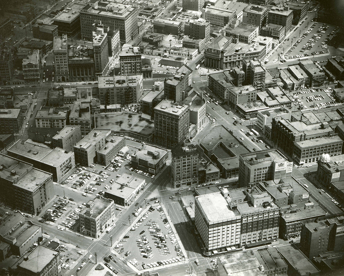 cityofwinnipeg's tweet image. What buildings can you spot in this #TBT aerial from around 1960? It’s of downtown #Winnipeg north of Portage Avenue. The view is looking east towards Main Street. Photo by David Portigal. See more photos at #WpgArchives winnipeg.info/3Z7fiqY