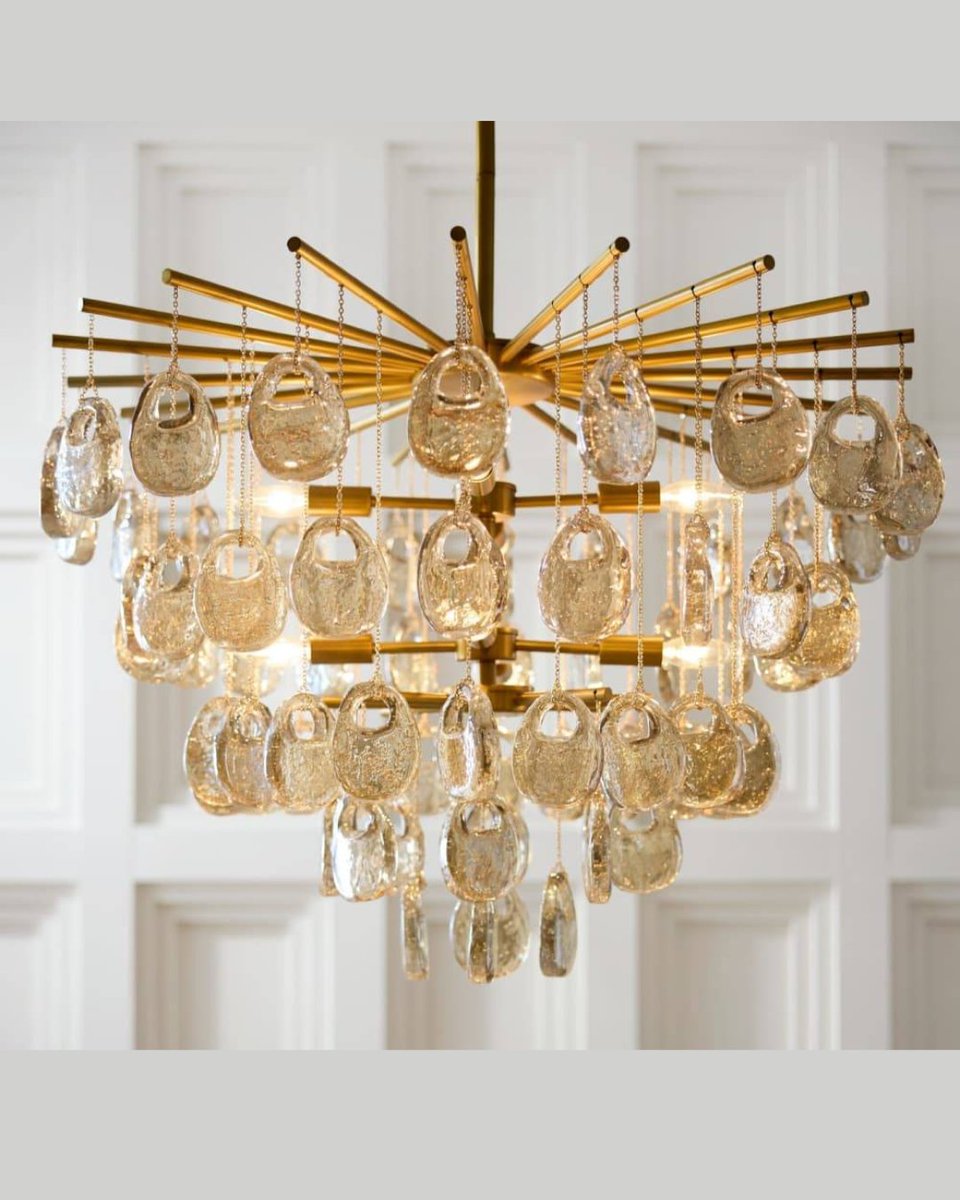 lumareps's tweet image. Congratulations to @ArteriorsHome for their award-winning and statement-making Jacqueline Chandelier! The iconic chandelier has brought home the 2026 Luxe RED Award.

Contact us to add Jacqueline to your product mix.

#arteriorshome #LuxeREDaward #chandelier