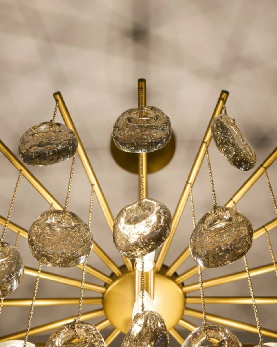lumareps's tweet image. Congratulations to @ArteriorsHome for their award-winning and statement-making Jacqueline Chandelier! The iconic chandelier has brought home the 2026 Luxe RED Award.

Contact us to add Jacqueline to your product mix.

#arteriorshome #LuxeREDaward #chandelier