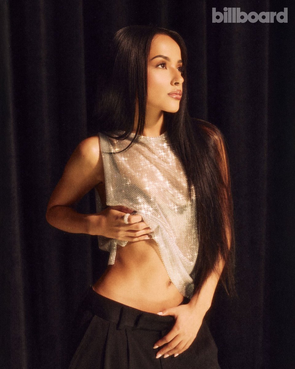 INFO| Confira os nomes de algumas musicas do 5º album da Becky G. 

- Chula: mistura R&amp;B com reggaeton

- 5'5": eletropop com letras afiadas.

- Epa" Rave em espanhol (lançamento previsto para 15/05)

- Glitch" repleta de jogos de palavras típicos de LA e do México