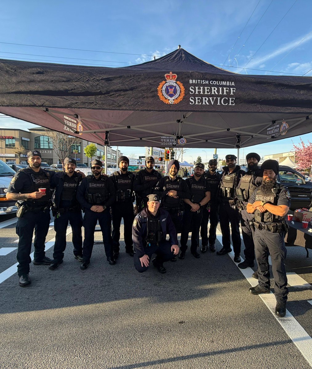 BCSheriffs's tweet photo. On April 18, sheriffs attended the Surrey Khalsa Day Vaisakhi Parade, strengthening community connections &amp; supporting recruitment efforts by raising awareness of the role of a sheriff. This event drew in almost 600,000 attendees &amp; honoured the rich heritage of Sikh communities. https://t.co/87qgQPKSui