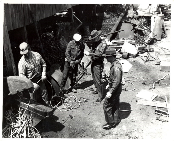 USBPChiefDTM's tweet image. #TBT Checking workers near Sault Saint Marie in the 1960s.

#DetroitSector #BorderPatrol #BorderSecurity