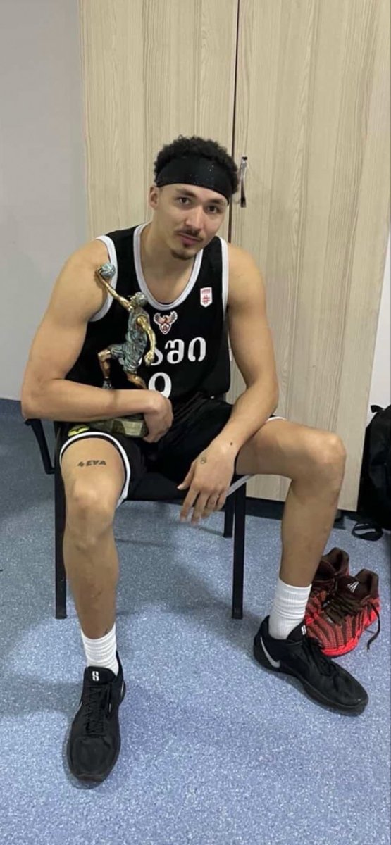 bears_central's tweet photo. Congrats to 2015 CHS alum Evan Milligan @E_Milligan who continues to play in Georgia 🇬🇪 and just keeps winning! #BearPride https://t.co/KAKKbLv0oI