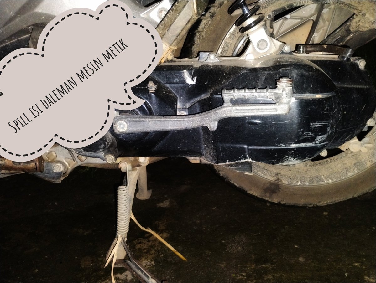 sani_026's tweet photo. Nih sedikit aku spill beberapa komponen part yang ada di motor matik kalian gais🔥. gak harus hapal atau paham kok, yang penting cukup lakukan perawatan berkala setiap 8000 km untuk menjaga keawetan dan kenyamanan berkendara 
#MotorMatic #CVT https://t.co/H4S65719xx