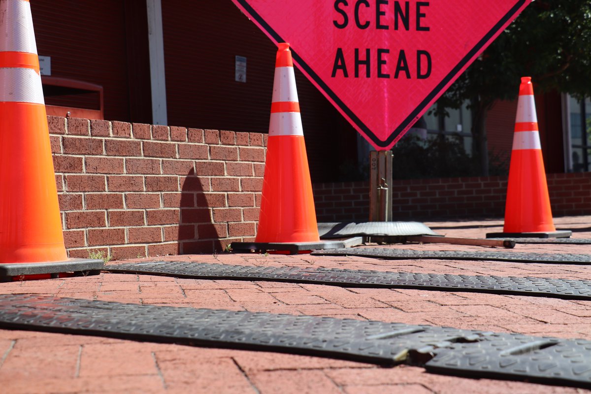 VaDOTSalem's tweet photo. RUMBLE STRIPS β‘οΈ One of the simplest, most effective tools for preventing crashes inside #workzones. Don't drive around them but over them. They can save a life. Grooves create vibration & sound when a car drives over them alerting drivers & workers. π§ #WorkZoneSafety! #NWZAW https://t.co/sWCjvMhzxz