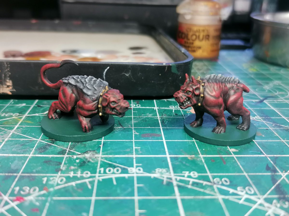 DaveVanDam84's tweet image. A Highwayman and some Hell Hounds 👍
#miniatures #warhammer #wargaming #miniaturepainting #dnd