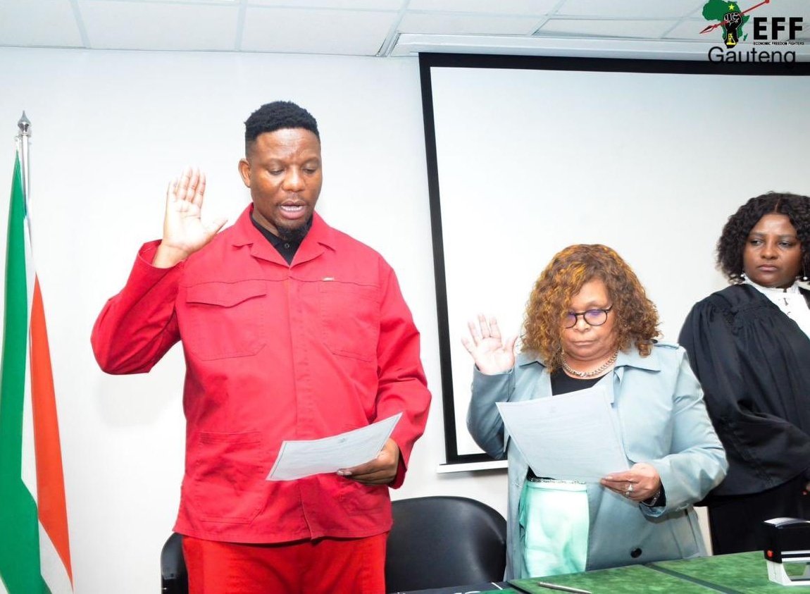 ♦️IN PICTURES ♦️

The Public Safety Department welcomes the swearing-in of Moshe Koma as an EFF Proportional Representative (PR) Councillor in City of Johannesburg.

The introduction of Commissar Koma, a seasoned leader and one of the longest-serving EFF members in the Gauteng