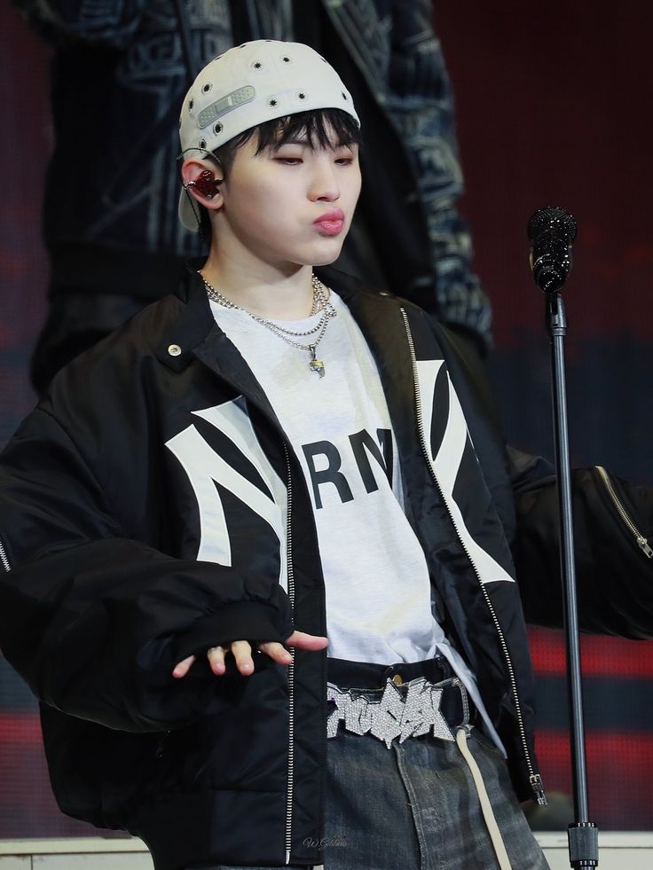 hourly woozi tweet media